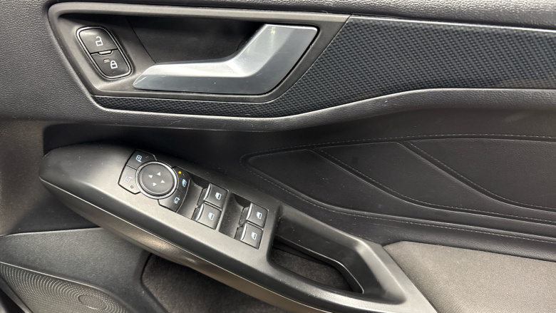 Ford Focus 1.0 EcoBoost Hybrid mHEV 125 ST-Line Edition 5dr Petrol Hatchback